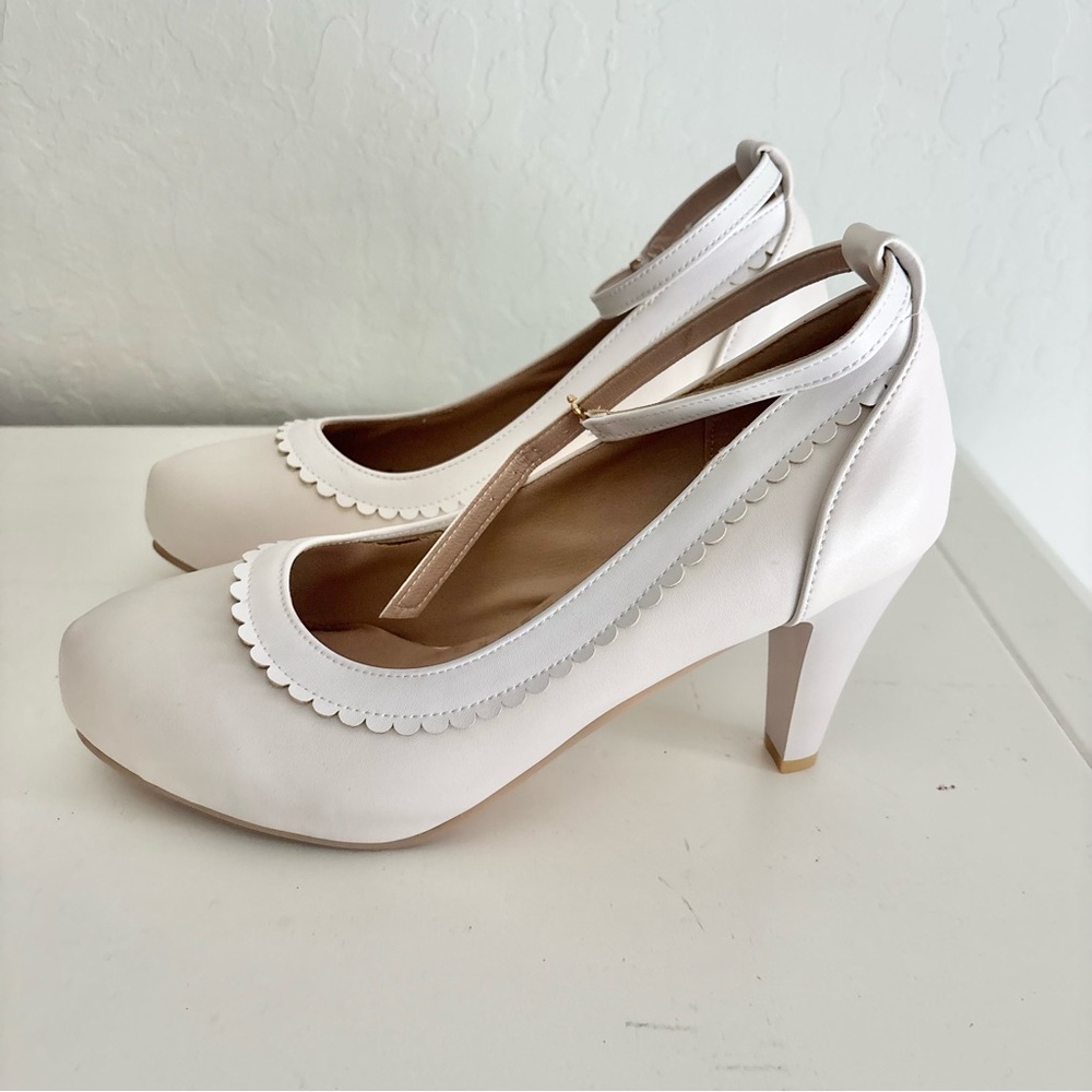 Off-White Vegan Mary Jane Heeled Pumps Scalloped Edge Trim Ankle Strap, Sz 10.5 - Picture 4 of 8